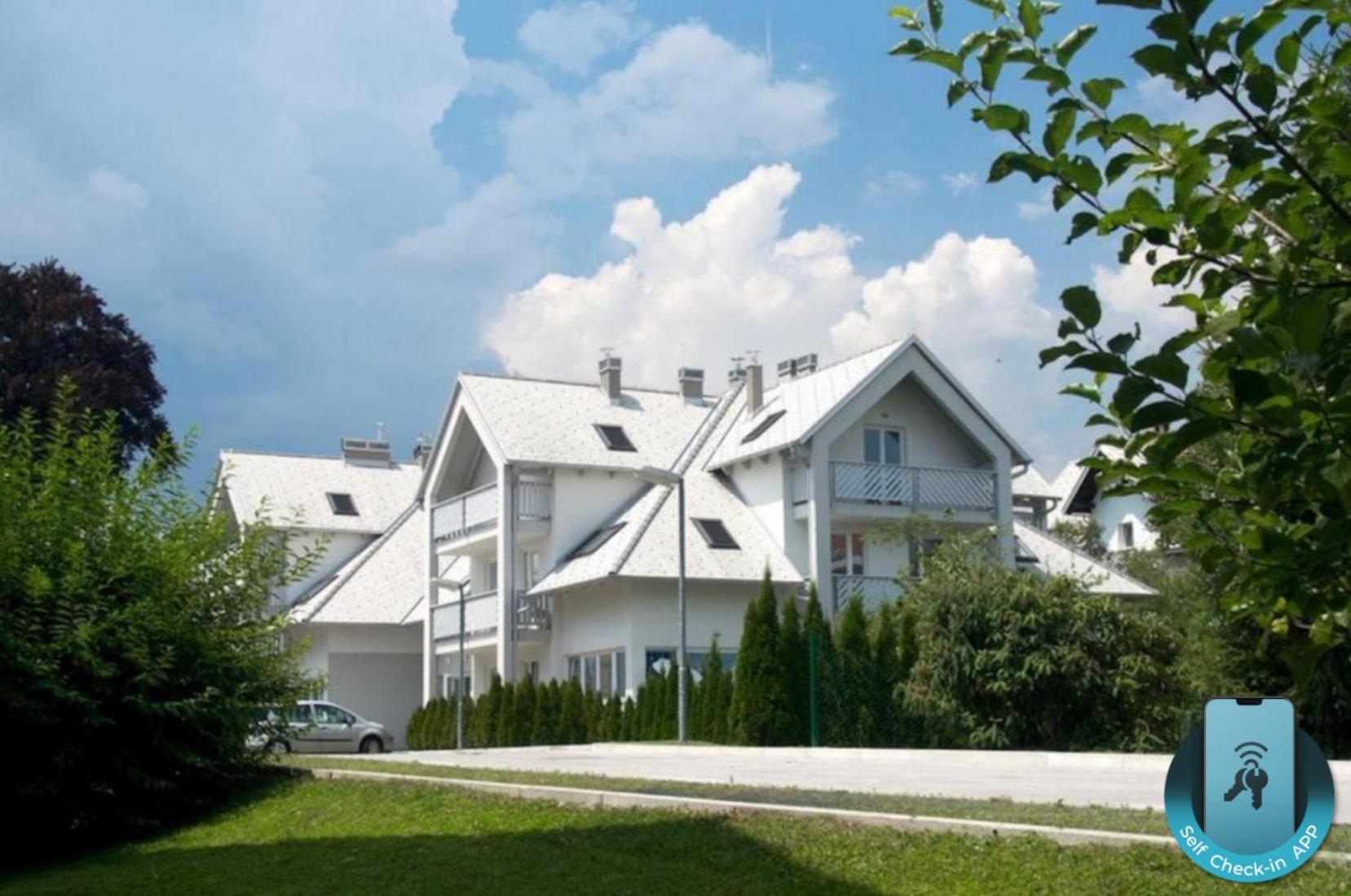 Marvellous Face Apartment Bled Luaran gambar